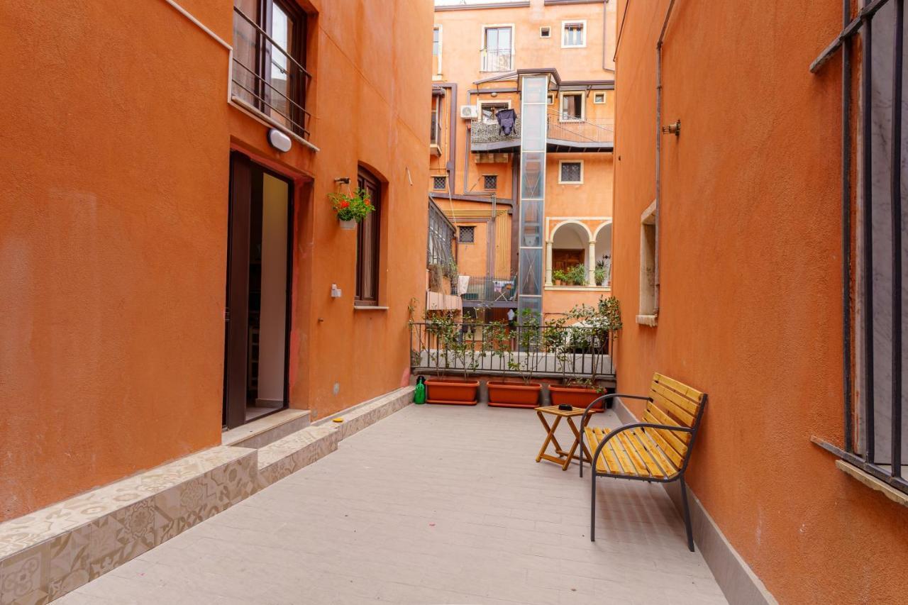 Casta Diva Holiday Rooms Catania Luaran gambar
